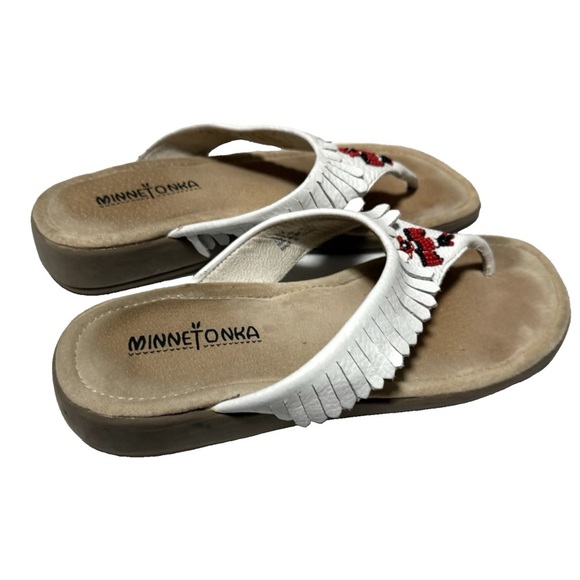 Minnetonka Beaded Thunderbird Fringe Sandals White Leather Thong Flip Flop Sz 8 - Picture 2 of 11
